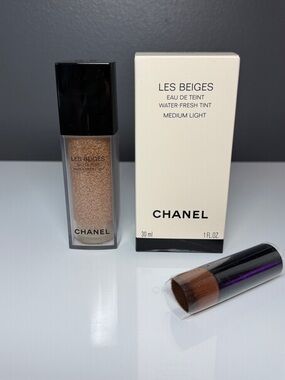 CHANEL Les Beiges Water-Fresh Tint - Medium Light, New